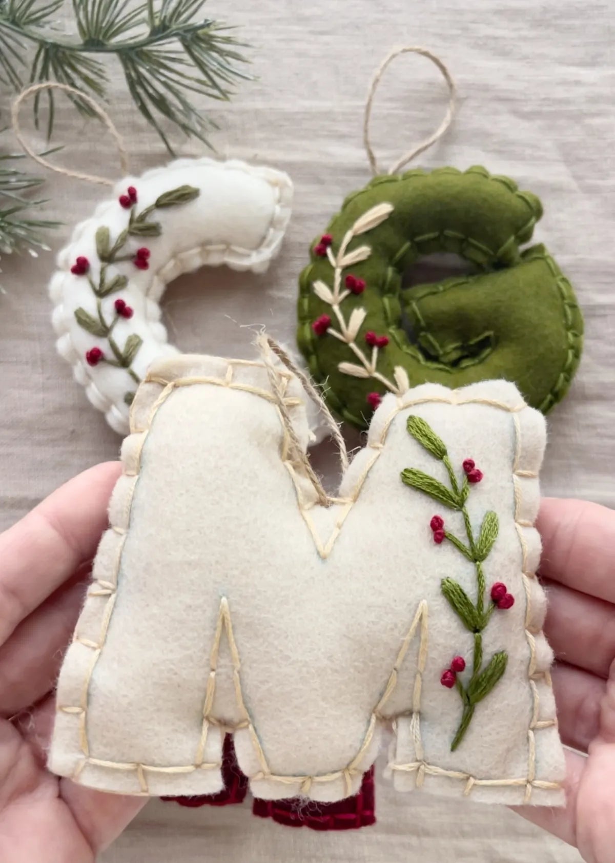 PDF Pattern Christmas felt initials (english)