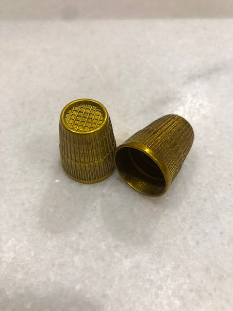 Dedal para bordar o coser metálico