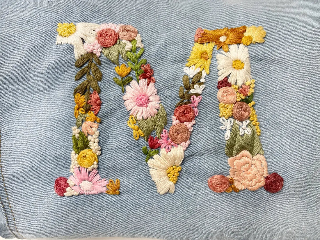 Taller de bordado. Inicial rellena de flores jueves 12 de Junio