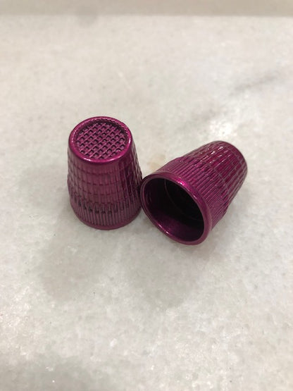 Dedal para bordar o coser metálico